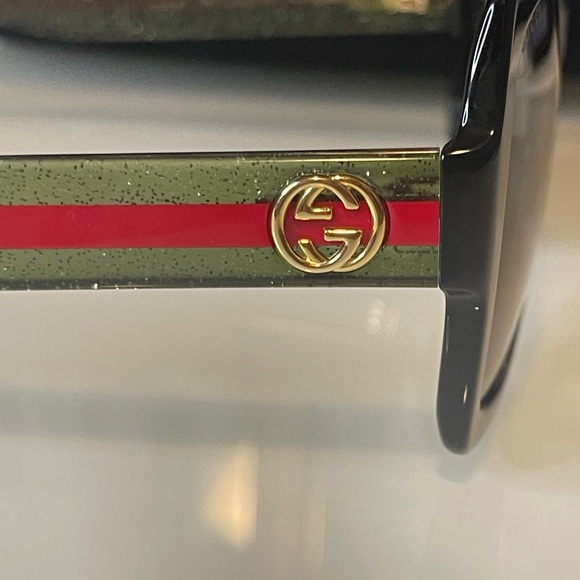 Authentic brand NEW GUCCI Sunglasses Black Green Red ❤️ comes with organizer ❤️ - Picture 5 of 12
